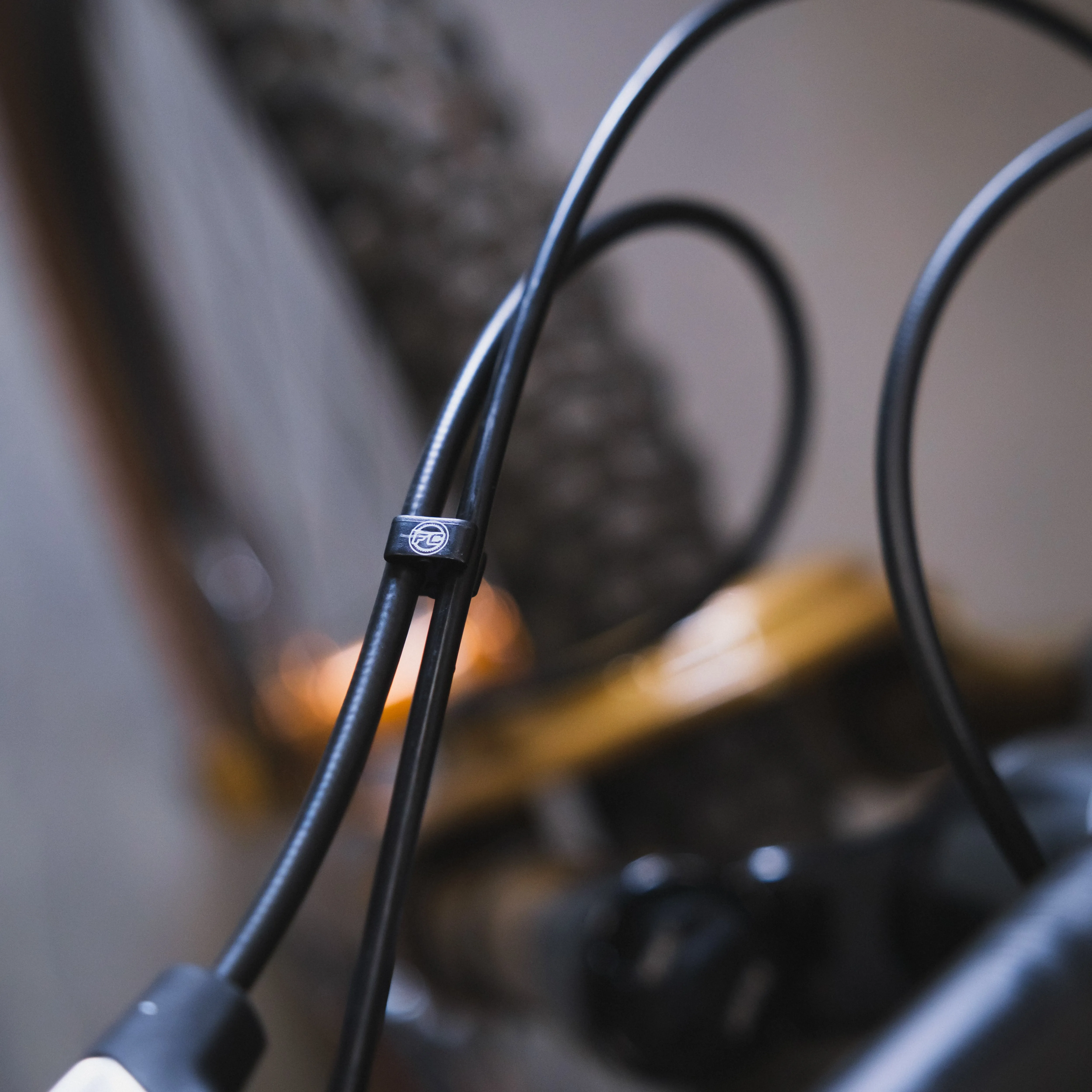 Full Cycle Cable Guide Set 4pc